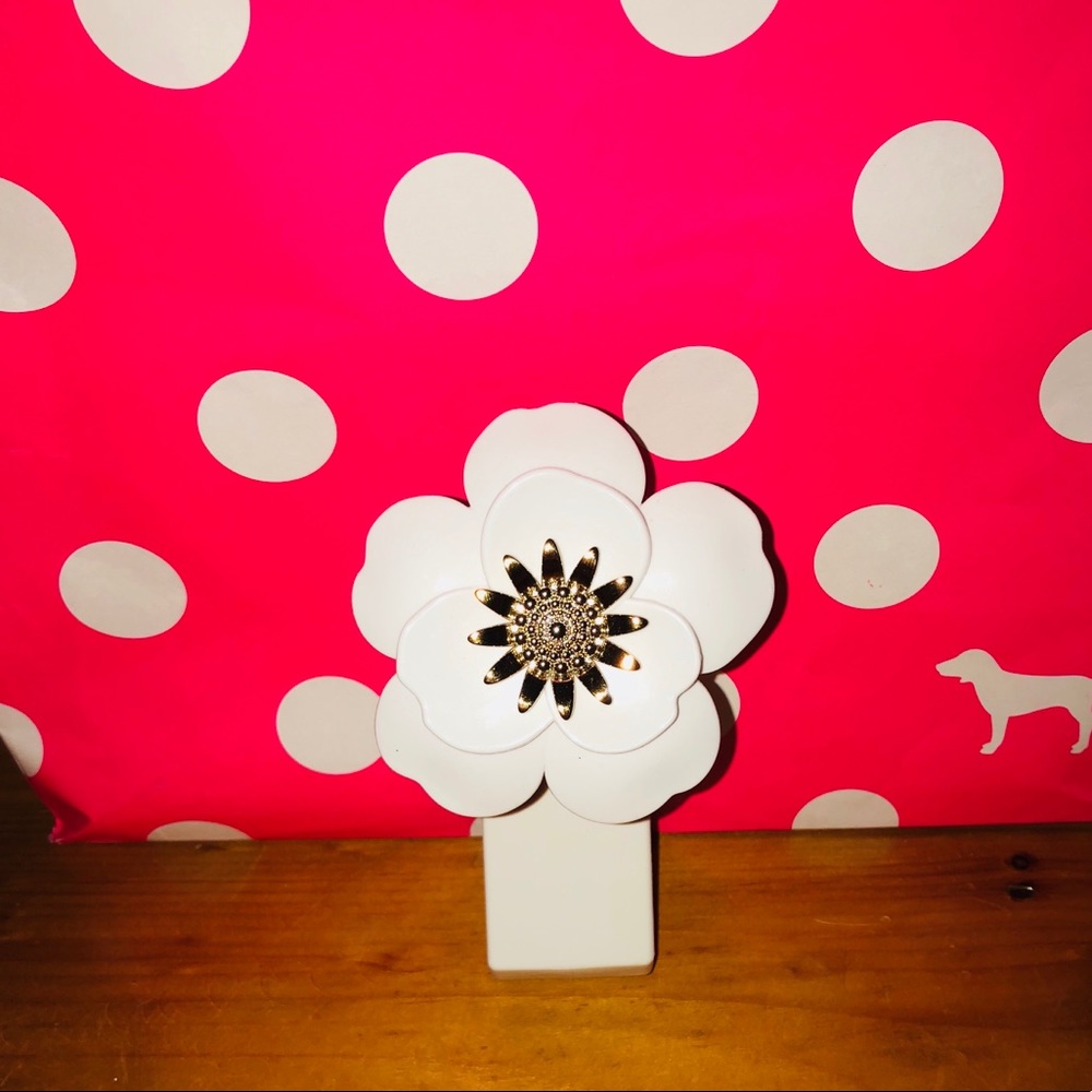 BBW Flower Wallflower Plug